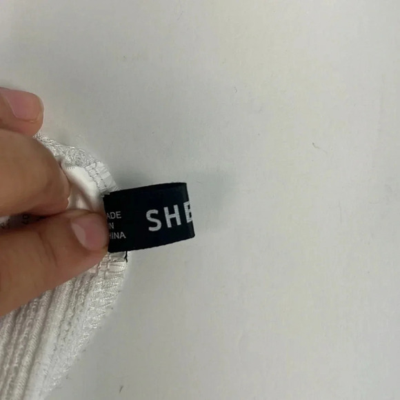 3/$15 White ribbed scalloped neck solid long sleeve formal top size medium - Picture 3 of 10